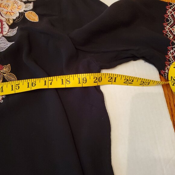 John Mark Embroidered Tunic Top Blouse Large 3/4 Flared Sleeve - Picture 13 of 15